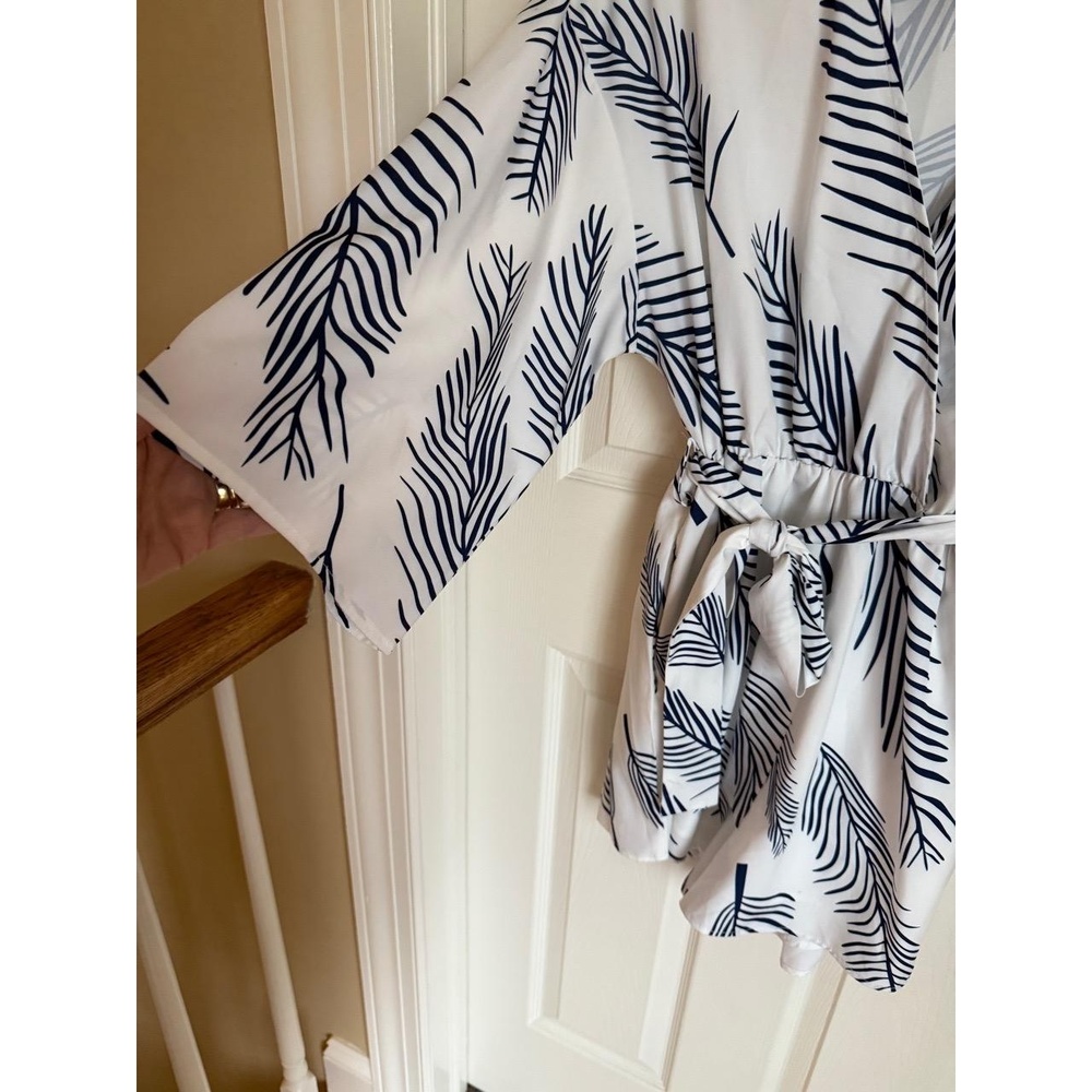 Cupshe Womens Medium Blue & White Wrap Romper Belted Waist 3/4 Sleeves Chic - Picture 6 of 13